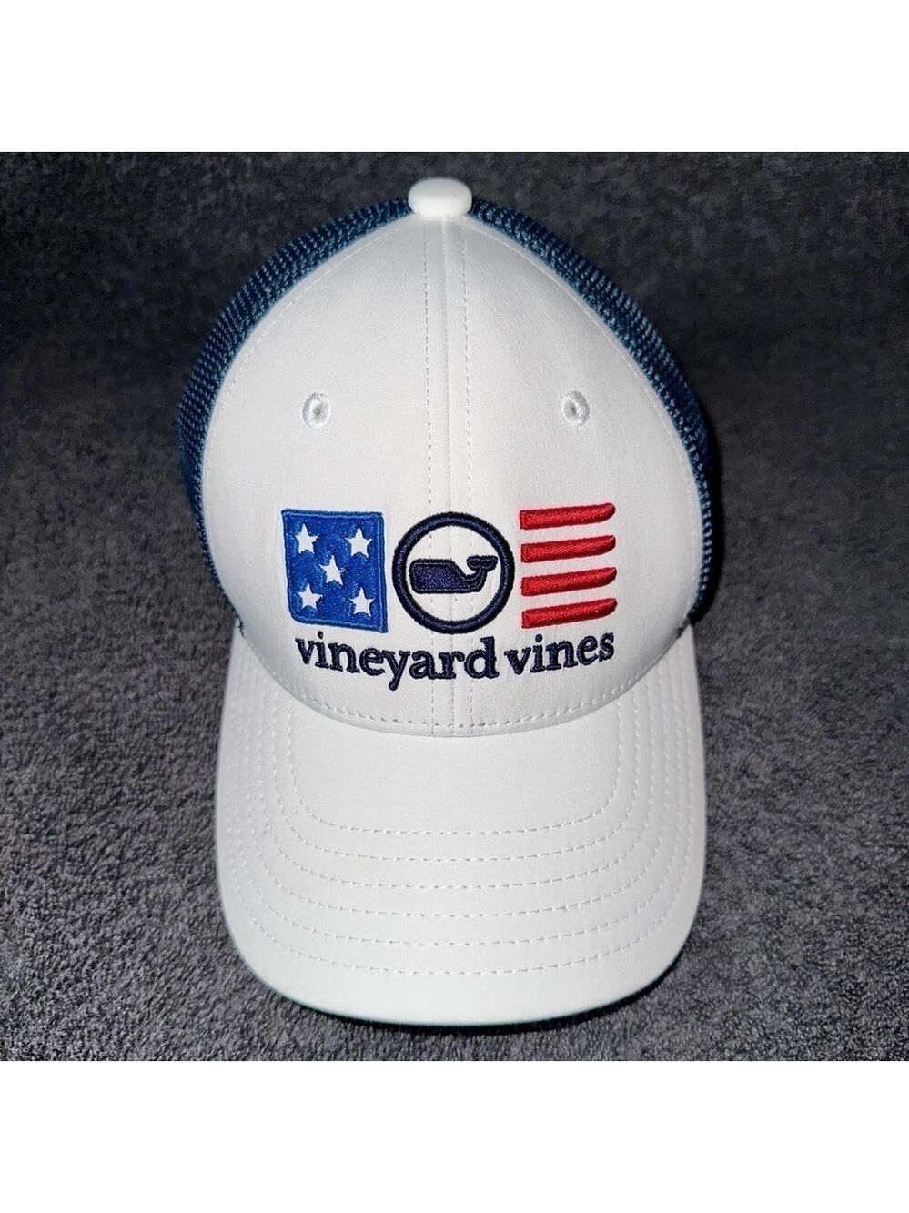 EUC Unisex Adult Vineyard Vines USa Whale Dot Performance Trucker Hat